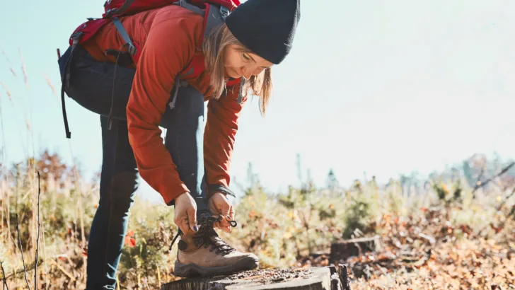 lace hiking boots