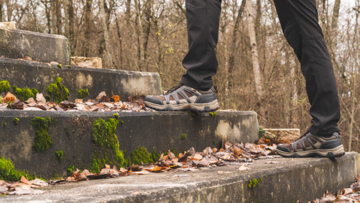 Hiking in Comfort: Why Hiking Pants are a Must-Have