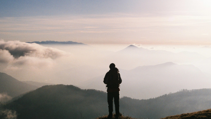 Hiking's Brainwave Symphony: Enhancing Mental Harmony